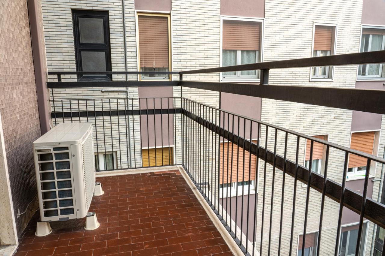 San Donato -M3,Linate Airport,Duomo,Policlinico,Wi-Fi Apartment ซานโดนาโต มีลาเนเซ ภายนอก รูปภาพ